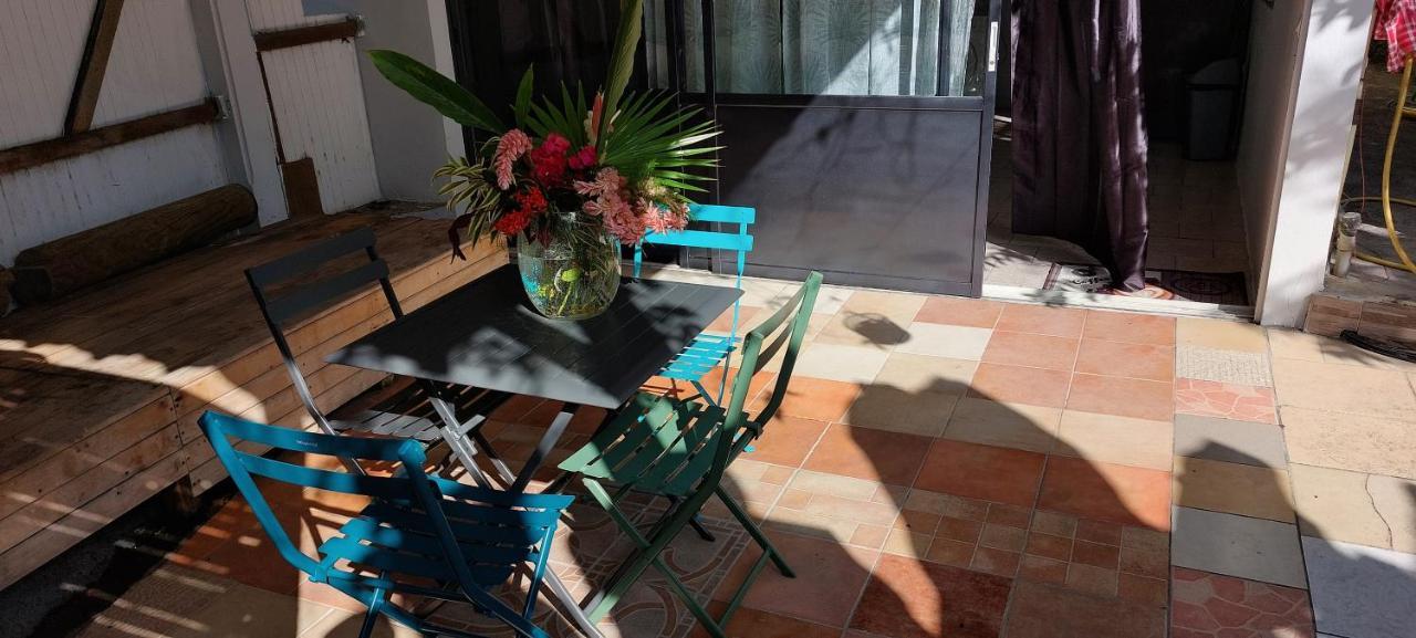 Apartamento Label kafé Bouillante Exterior foto